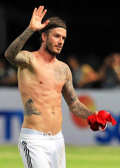 Zeigt hier seinen durchtrainierten Oberkörper: David Beckham
