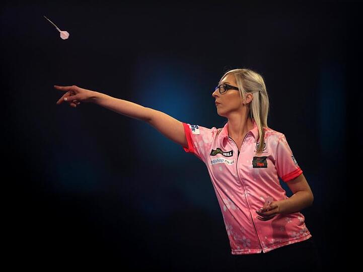 Ist bei der Darts-WM im Alexandra Palace wieder gefordert: Die Engländerin Fallon Sherrock.