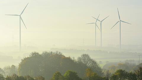 Für die Windkraft in Deutschland ist nach der Meinung von Regensburger Physikern der Zug weitgehend abgefahren.