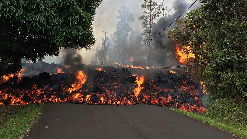 Spektakuläre Bilder: Der Kilauea-Vulkan auf Hawaii zeigt seine zerstörerische Kraft. Spektakuläre Bilder: Der Kilauea-Vulkan auf Hawaii zeigt seine zerstörerische Kraft.