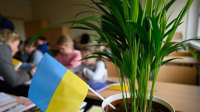 Bundesbildungsministerin Bettina Stark-Watzinger rechnet damit, dass die Zahl ukrainischer Schüler im neuen Schuljahr weiter ansteigt.