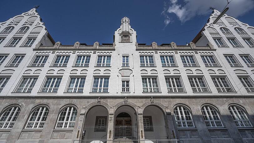 Das Luisengymnasium ist eine von 126 st&auml;dtischen Schulen. Werden diese nun staatlich?