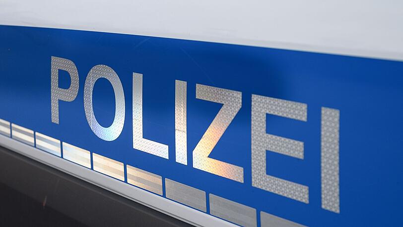 Die Polizei geht von einem gewaltsamen Tod des Mannes aus. (Symbolbild)