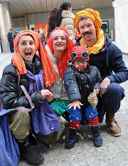 Die schrillen Bilder vom Faschingssonntag in der Münchner Innenstadt.