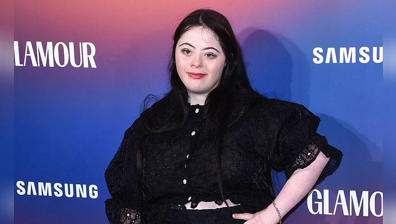 Ellie Goldstein bei der Verleihung der Glamour Women of the Year Awards 2024 im Hotel Raffles London.