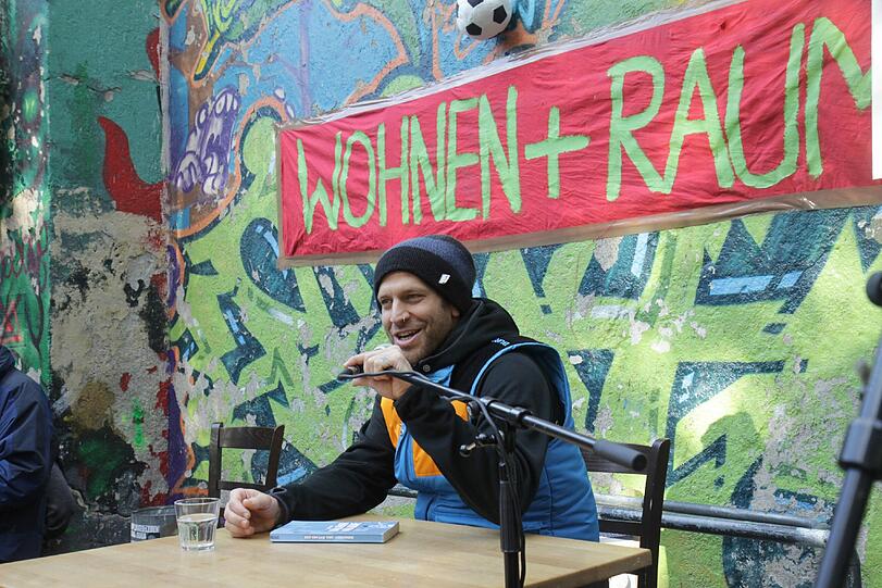 Die Sportfreunde Stiller geben ein Konzert auf dem Bolzplatz für den Sportplatz - Die Bilder