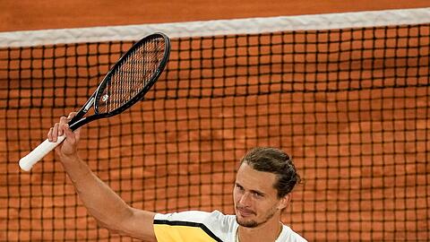 Alexander Zverev jubelt über seinen Sieg in Paris.