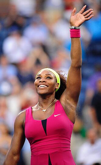 Serena Williams gewinnt gegen die Italienerin Sara Errani mit 6:1, 6:2 und zieht ins Finale der US Open in New York ein. Dort trifft sie auf Wiktoria Asarenka