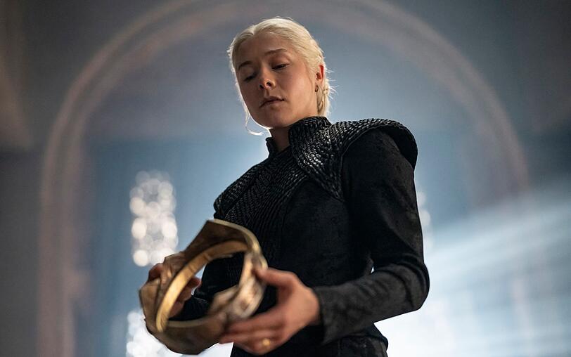 Am Ziel? K&ouml;nigin Rhaenyra (Emma D'Arcy) h&auml;lt endlich die Krone ihres Vaters in den H&auml;nden.