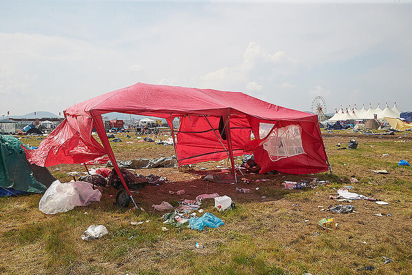 Aufräumen nach dem Sturm - die Bilder von und nach der Abreise der Besucher von Rock am Ring 2016.
