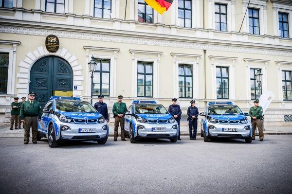 Auch die bayerischen Ordnungshüter sind mit BMW i3 unterwegs.