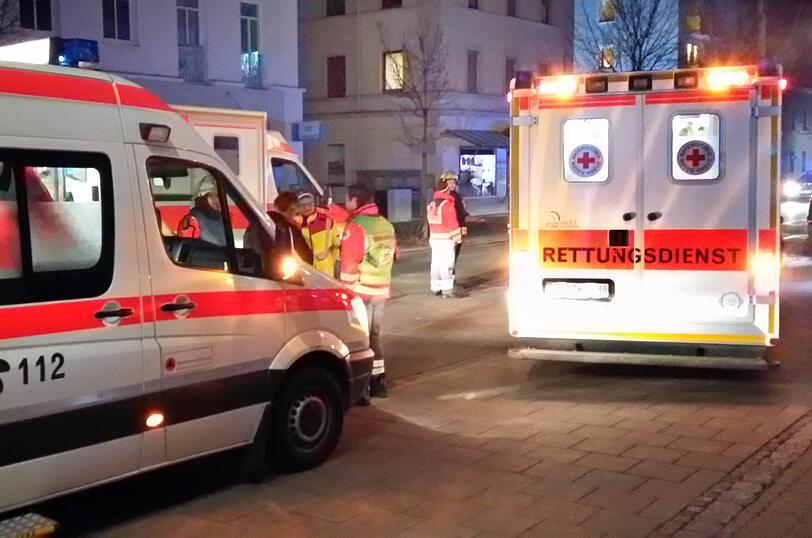 Bei dem Brand in Mühldorf wurden insgesamt sechs Menschen verletzt.