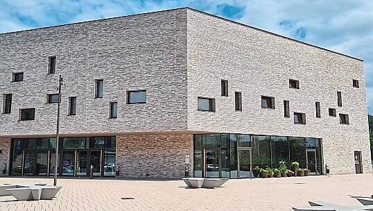 Kostenexplosion III: die neue Stadthalle in Lohr am Main.