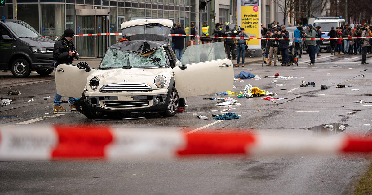 -Zutiefst-best-rzt-So-berichten-Polizeibeamten-von-dem-Anschlag-auf-die-Verdi-Demo