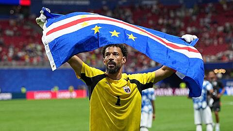Vozinha, Kap Verdes Keeper, hat sich mit dem Spiel gegen Spanien ein Denkmal gesetzt.