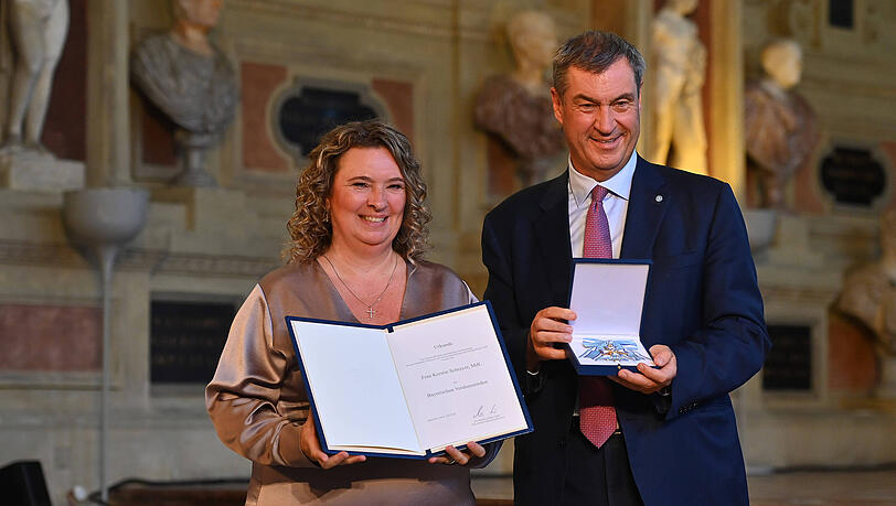 Erst im Juli erh&auml;lt die ehemalige bayerische Staatsministerin sogar den Bayerischen Verdienstorden von Ministerpr&auml;sident Markus S&ouml;der.