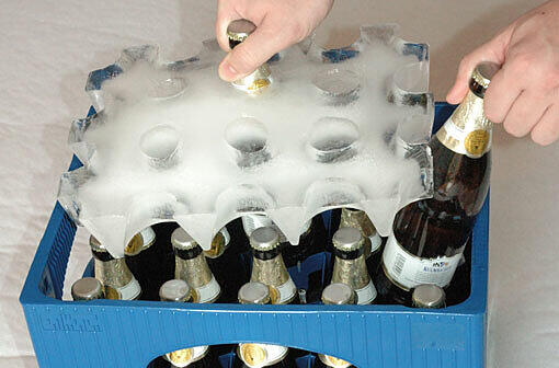 Nie wieder warmes Bier: Das verspricht der "SL-Eisblock", eine der Neuheiten auf der Internationalen Handwerksmesse 2011.