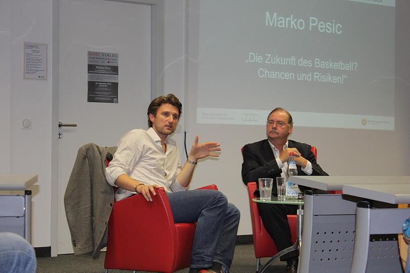 Sportdirektor Marko Pesic spricht an der Munich Business School.