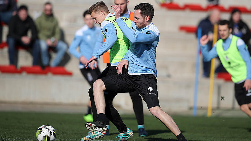 Markus Ziereis (rechts) im Duell mit Benjamin Kindsvater.