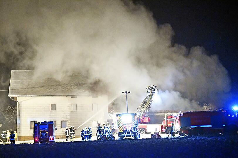 Am Mittwoch kam es in einem Bauernhof nahe Dorfen zu einem Großbrand.