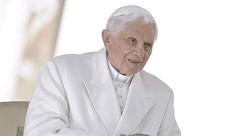 Der emeritierte Papst Benedikt XVI. war von 2005 bis 2013 Oberhaupt der römisch-katholischen Kirche.