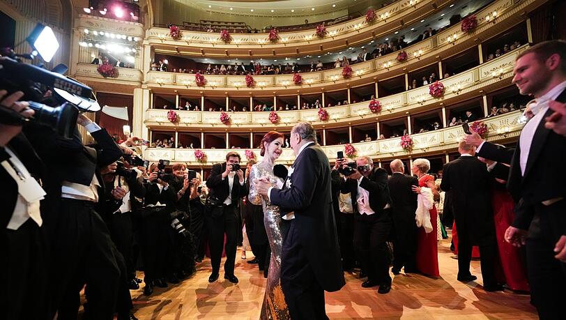 Mr. Opernball: Richard "Mörtel" Lugner mit seinem diesjährigen Stargast Priscilla Presley beim 66. Opernball in der Wiener Staatsoper. Mr. Opernball: Richard "Mörtel" Lugner mit seinem diesjährigen Stargast Priscilla Presley beim 66. Opernball in der Wiener Staatsoper.