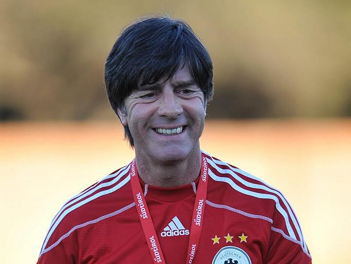 Joachim Löw zeigt sich beim Abschlusstraining gut gelaunt.