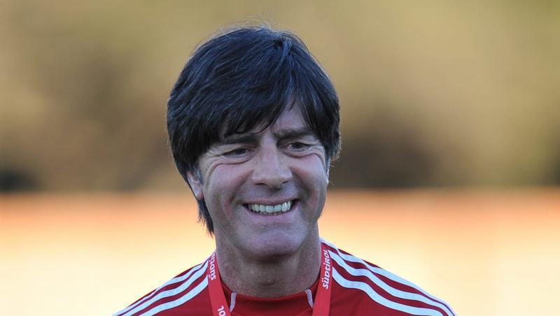 Joachim Löw zeigt sich beim Abschlusstraining gut gelaunt. Joachim Löw zeigt sich beim Abschlusstraining gut gelaunt.