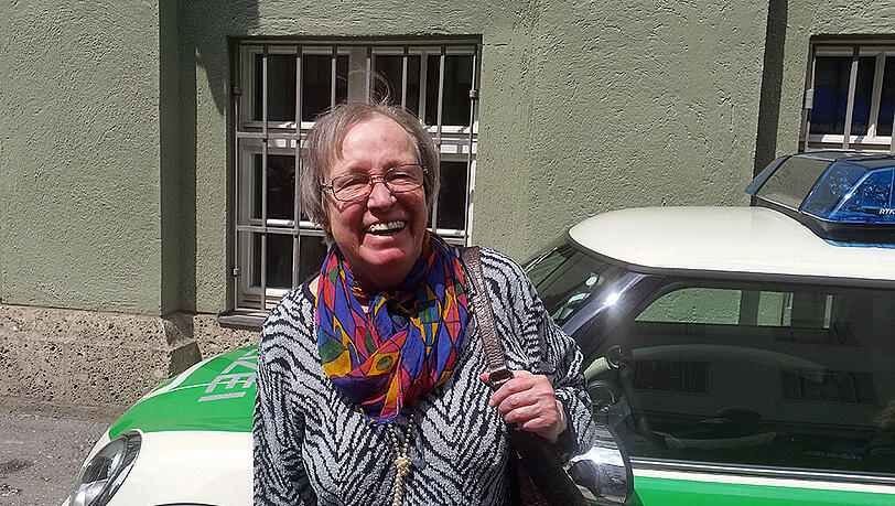 Haya von Langsdorff (71) freut sich, dass es mit ihrer Hilfe gelungen ist, Enkeltrickbetrüger aufs Kreuz zu legen. Haya von Langsdorff (71) freut sich, dass es mit ihrer Hilfe gelungen ist, Enkeltrickbetrüger aufs Kreuz zu legen.