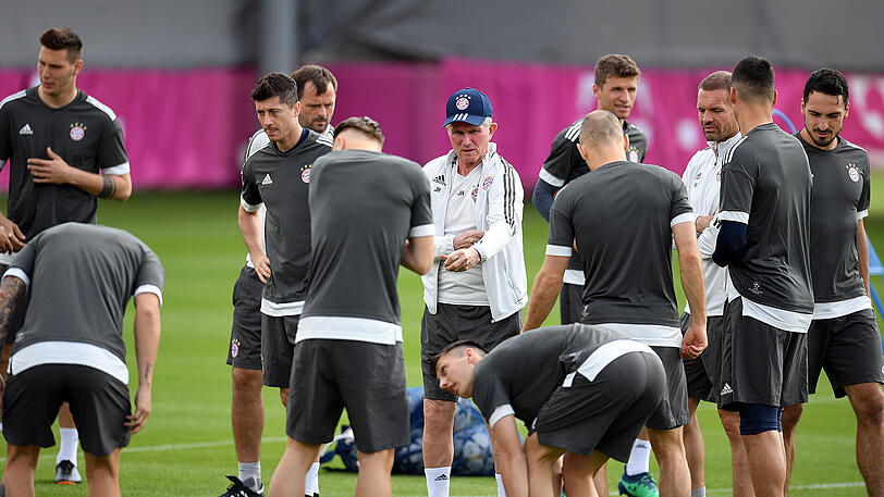 Die Bayern beim Abschlusstraining am Dienstag vor dem Kracher gegen Real Madrid. Klicken Sie sich durch die Bilder.