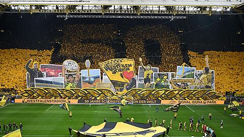 Die BVB-Fans feierten mit einer Choreographie das 50-jährige Bestehen des Dortmunder Stadions.