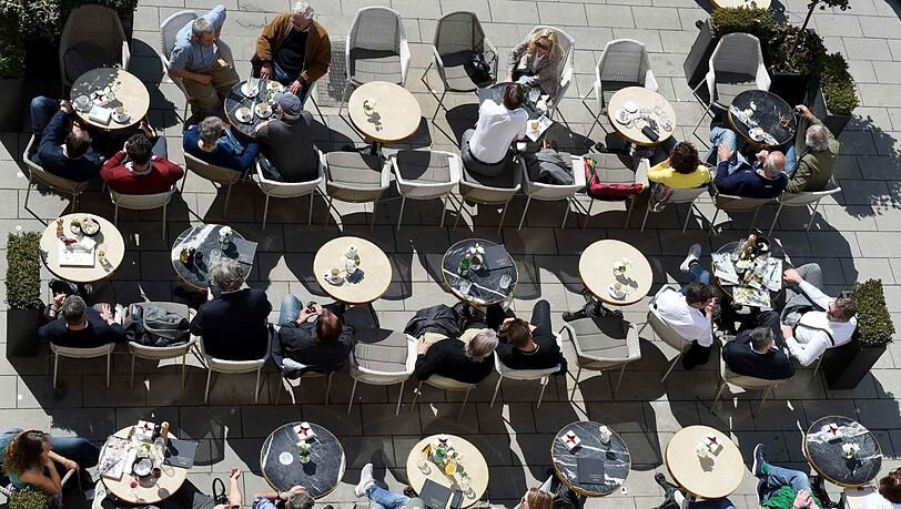 Bild aus vergangenen Tagen: das Tambosi am Odeonsplatz in München. Bild aus vergangenen Tagen: das Tambosi am Odeonsplatz in München.