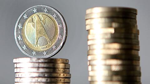 Dem Bund stehen der Prognose zufolge im kommenden Jahr rund 377,3 Milliarden Euro zur Verfügung.