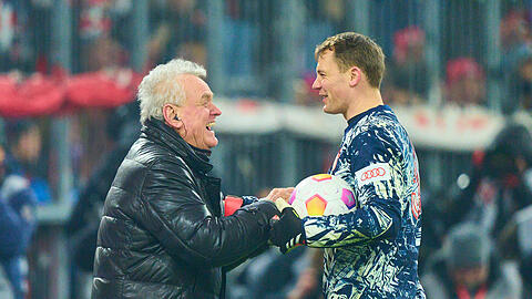 Torwart-Legenden unter sich: Sepp Maier und Manuel Neuer.