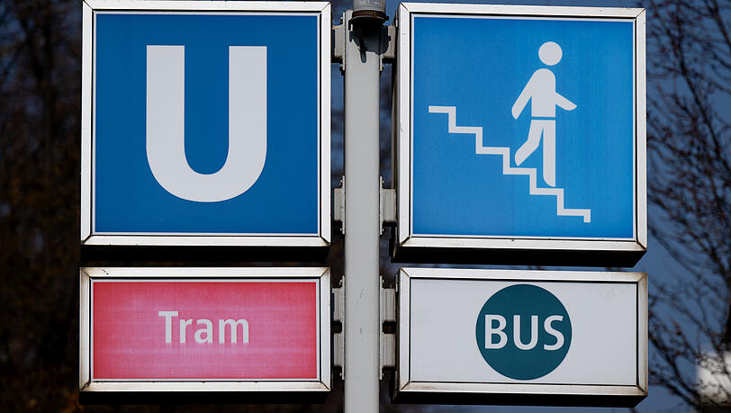 Derzeit gibt es bei der U3 und U6 wegen einer Betriebsstörung Probleme, bei der Tram 18 ist die Strecke unterbrochen.