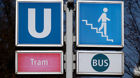 Derzeit gibt es bei der U3 und U6 wegen einer Betriebsstörung Probleme, bei der Tram 18 ist die Strecke unterbrochen.