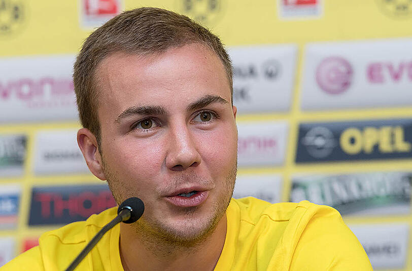 Bei seiner offiziellen Vorstellung spricht Mario Götze über seine Position in der kommenden Saison.