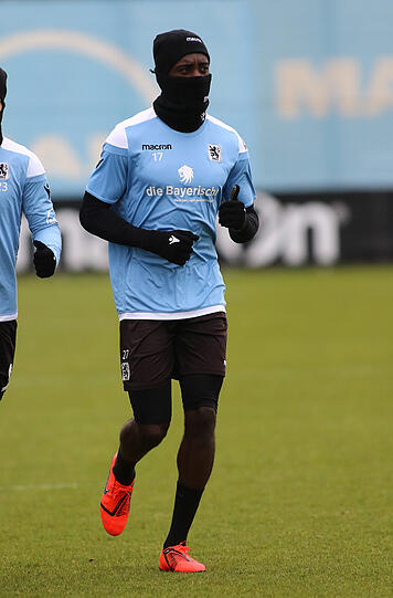 Prince Osei Owusu absolvierte am Montag sein erstes Training beim TSV 1860 - die Bilder!