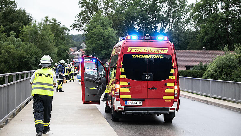 Intensive Suche der Rettungskräfte an Land und zu Wasser. Intensive Suche der Rettungskräfte an Land und zu Wasser.
