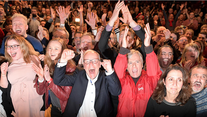 Jubelnde Genossen: Im Hamburg hat die SPD die Wahl klar gewonnen.