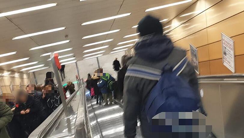 Auf einer Rolltreppe am Hauptbahnhof ging ein Diebespärchen regelmäßig auf kriminelle Tour. (Symbolfoto)