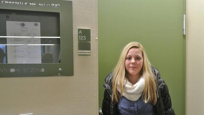 Stalking-Opfer: Sabrina K. (19) als Zeugin im Münchner Amtsgericht. Stalking-Opfer: Sabrina K. (19) als Zeugin im Münchner Amtsgericht.