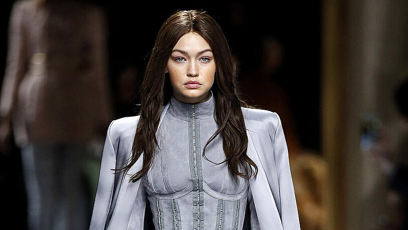 Gigi Hadid bei der Herbst/Winter-Show 2016 von Balmain Gigi Hadid bei der Herbst/Winter-Show 2016 von Balmain