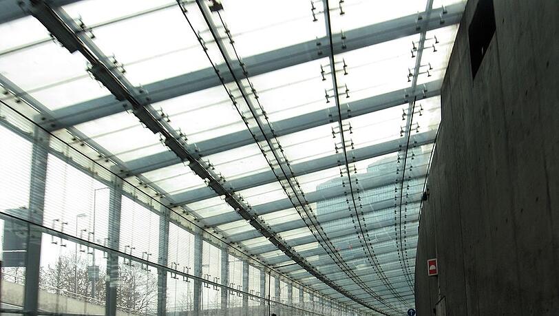 Die östliche Ausfahrt des Petueltunnels. Die östliche Ausfahrt des Petueltunnels.