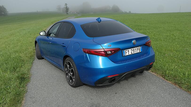 Knackiger Abgang: Aerodynamisch geformter Diffusor, das Q4 steht für den Allradantrieb.