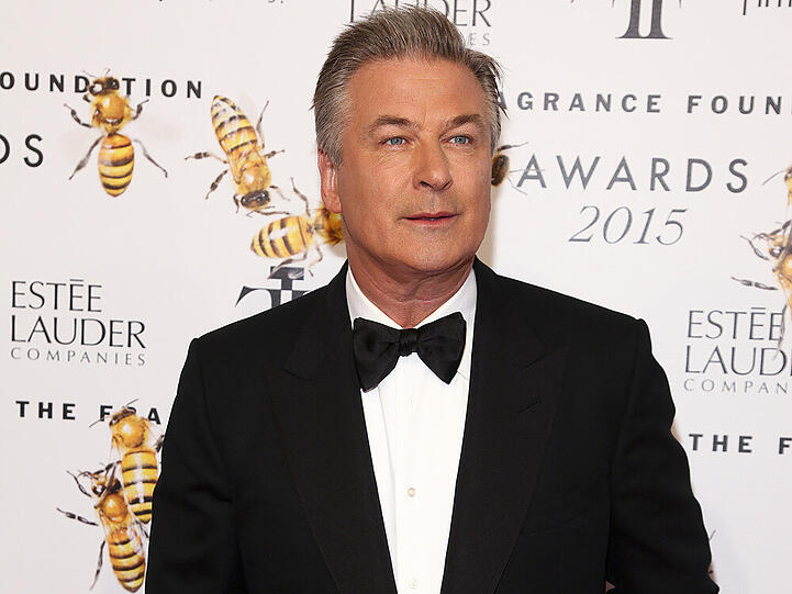Etwas müde: Nur wenige Stunden nach der Geburt seines Sohnes präsentierte Alec Baldwin die Fragrance Foundation Awards