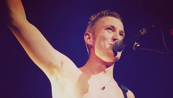 Dale Barclay war Frontmann der Band The Amazing Snakeheads. Dale Barclay war Frontmann der Band The Amazing Snakeheads.