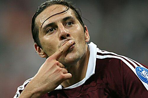 Da war die Welt für ihn noch in Ordnung: Claudio Pizarro in Diensten des FC Bayern.