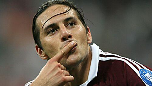 Da war die Welt für ihn noch in Ordnung: Claudio Pizarro in Diensten des FC Bayern.