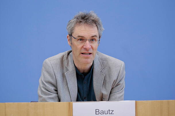 Christoph Bautz, Gesch&auml;ftsf&uuml;hrer vom Verein Campact, glaubt an ein "Momentum" f&uuml;r die Klimabewegung.